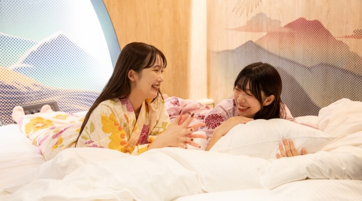 お部屋でまったりくつろぎシーン