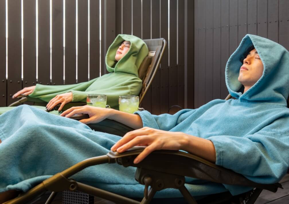 リクライニングチェアで外気浴もできちゃう